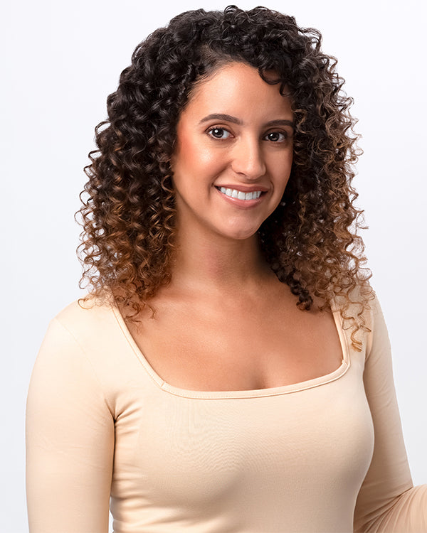 model with curly hair